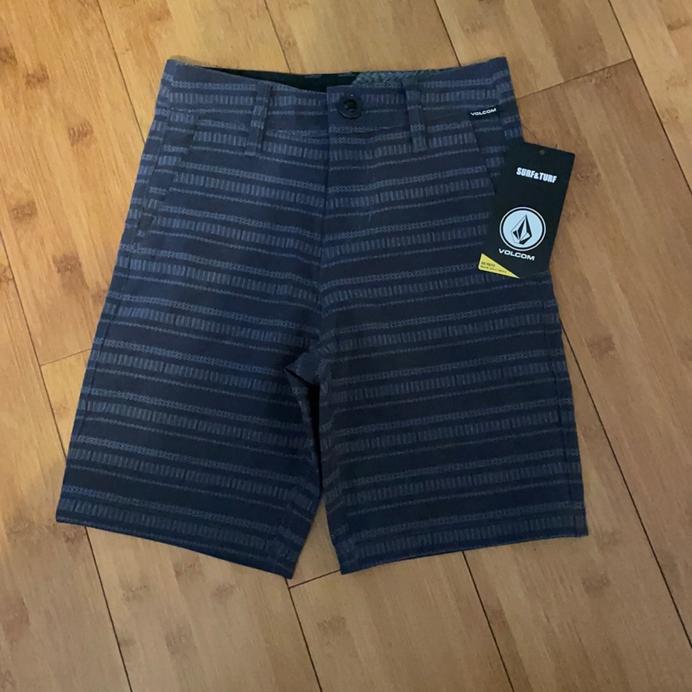 Volcom boys size 22 4 way stretch shorts